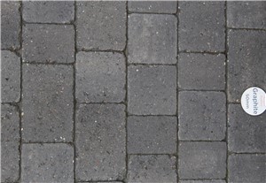 Woburn Rumbled brings a delightful cobble style block paving to any driveway. We still use the traditional method of rumbling which gives the most authentic finish on the whole block. This block paving features a weathered appearance and mottled effect, which helps create a sense of real period charm and character.